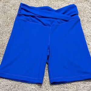 Yogalicious Lux Blue Crosstown 7’ Biker Shorts Medium